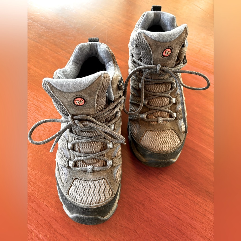 Merrell Women’s Hiking Boots - Moab 3 mid-rise